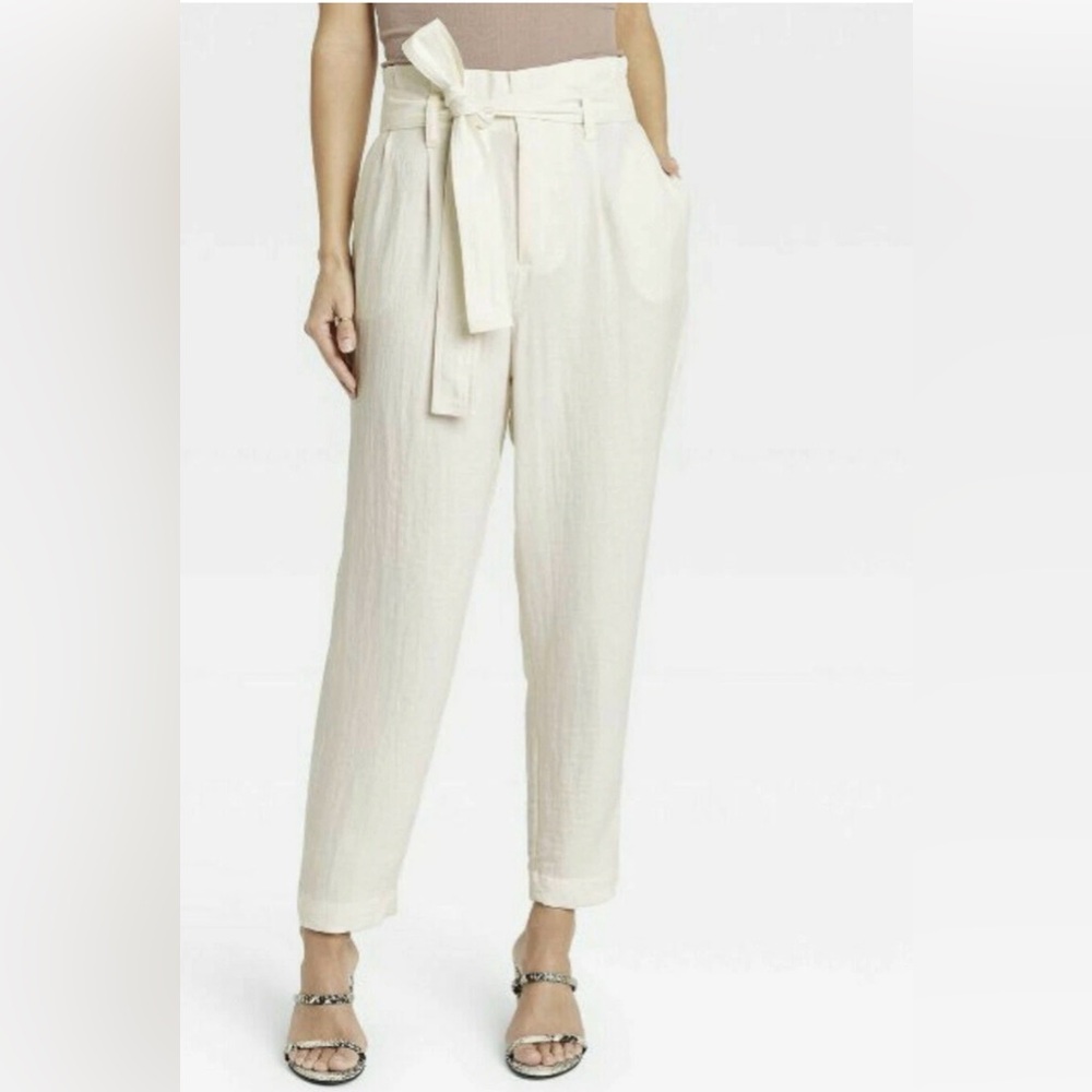 A New Day Women’s High Rise Cream Tapered Paperbag Ankle Pants Belt Sz M NWT